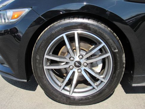 Used 2016 Ford Mustang Premium image 18