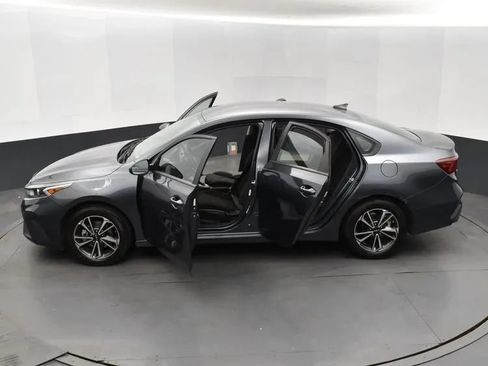 Used 2024 Kia Forte LXS FWD image 7