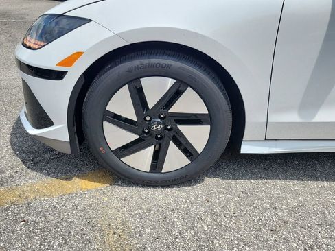 New 2025 Hyundai Ioniq 6 SE image 3