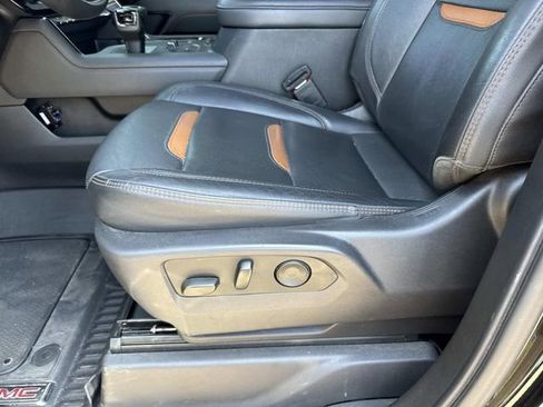 Used 2024 GMC Sierra 1500 AT4 w/ Technology Package AWD/4WD image 22