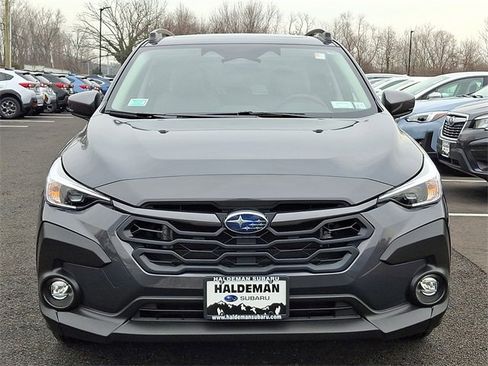 Used 2024 Subaru Crosstrek 2.0i Premium image 2
