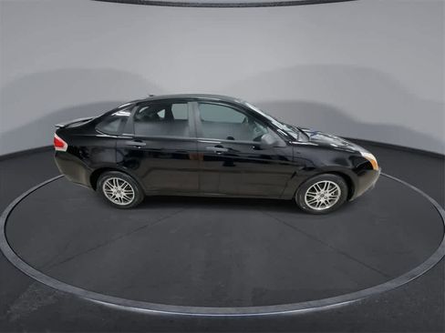 Used 2010 Ford Focus SE image 9
