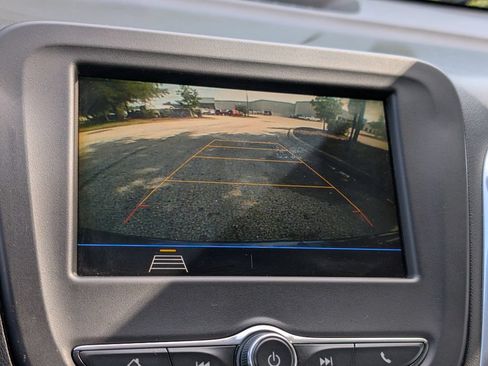 Used 2019 Chevrolet Equinox LT FWD image 23
