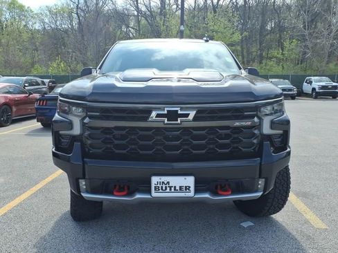 Used 2023 Chevrolet Silverado 1500 ZR2 w/ Technology Package image 2