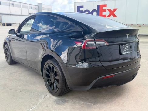 Used 2023 Tesla Model Y Long Range AWD/4WD image 12