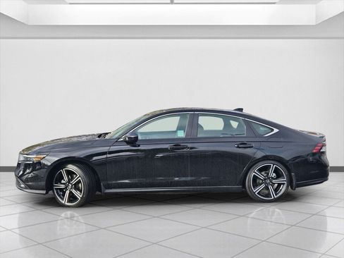 Used 2025 Honda Accord Sport image 8