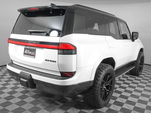 Used 2025 Lexus GX 550 w/ Cold Area Package AWD/4WD image 4