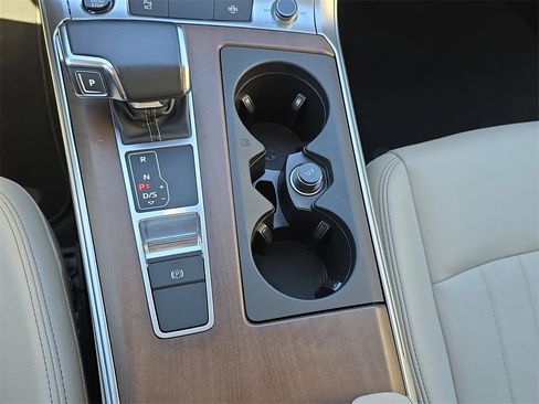 Used 2024 Audi A6 Premium Plus image 24
