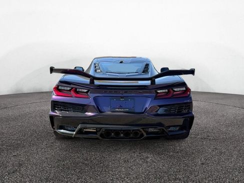 Used 2025 Chevrolet Corvette Z06 w/ Z07 Performance Package RWD image 4