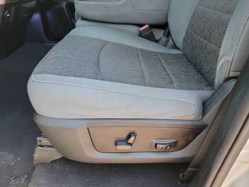 Used 2018 RAM 1500 Big Horn RWD image 5