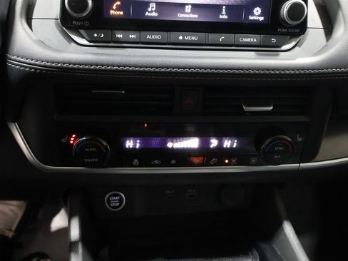 Used 2023 Nissan Rogue SV w/ SV Premium B Package image 30