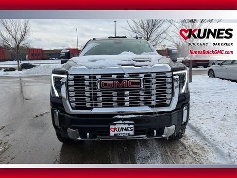 Used 2024 GMC Sierra 2500 Denali w/ Denali Reserve Package image 3