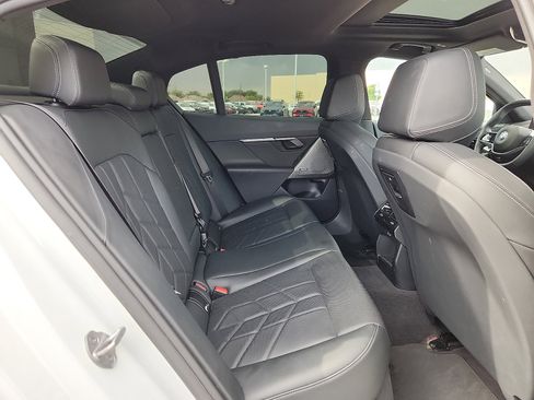 Used 2024 BMW 530i RWD image 14