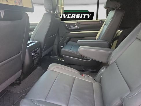 Used 2024 Chevrolet Suburban Z71 w/ Luxury Package AWD/4WD image 33
