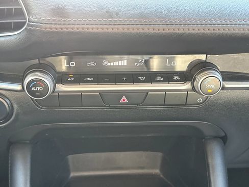 Used 2024 MAZDA MAZDA3 s FWD image 24