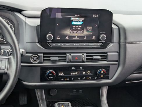 Used 2024 Nissan Pathfinder S AWD/4WD image 12