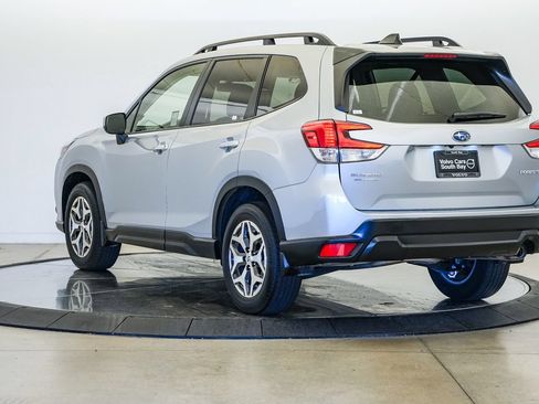 Used 2024 Subaru Forester Premium AWD/4WD image 2