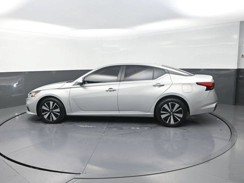 Used 2022 Nissan Altima 2.5 SV AWD/4WD image 6