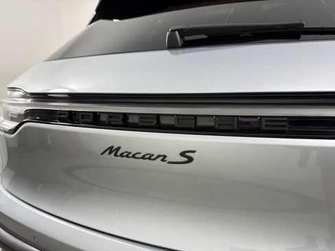 Certified 2026 Porsche Macan S AWD/4WD image 19