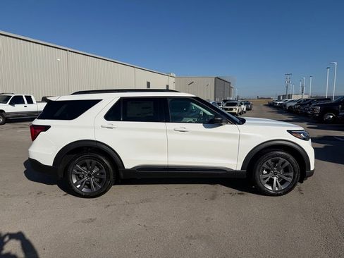 New 2026 Ford Explorer Active w/ Active Comfort Package AWD/4WD image 32