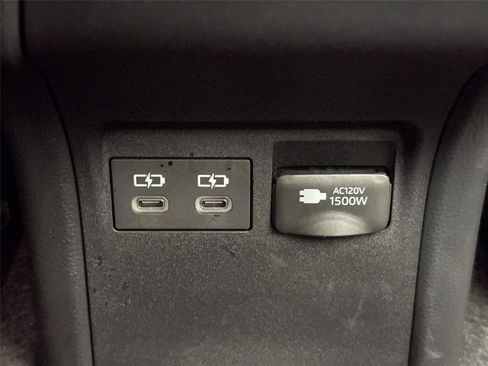Used 2025 Toyota Prius Plug-In Hybrid FWD image 32