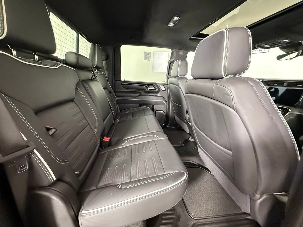 Used 2024 GMC Sierra 2500 AT4X AWD/4WD image 21