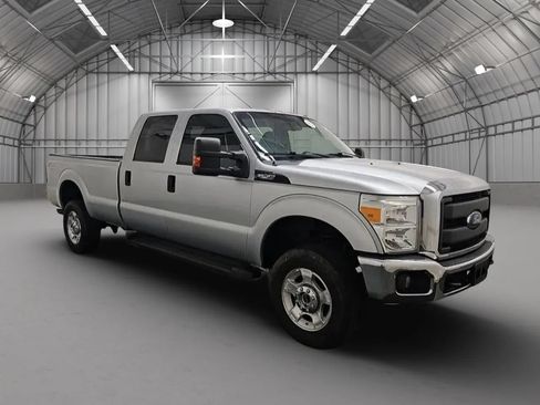 Used 2016 Ford F250 XL w/ Power Equipment Group AWD/4WD image 7
