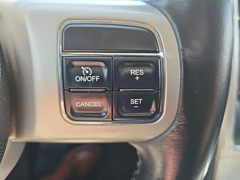 Used 2011 Jeep Grand Cherokee Laredo AWD/4WD image 32
