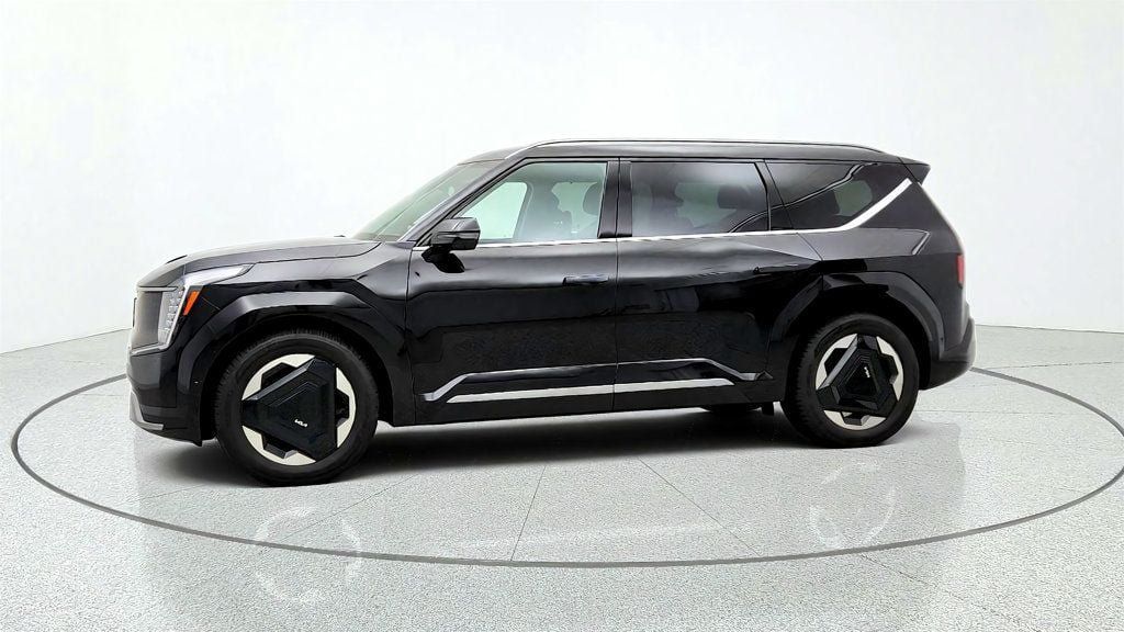 Used 2024 Kia EV9 Land AWD/4WD image 8