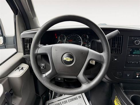 Used 2020 Chevrolet Express 3500 RWD image 15