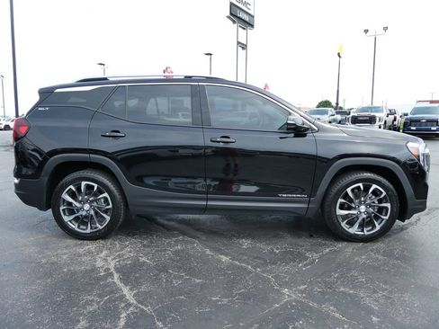 Certified 2022 GMC Terrain SLT AWD/4WD image 5