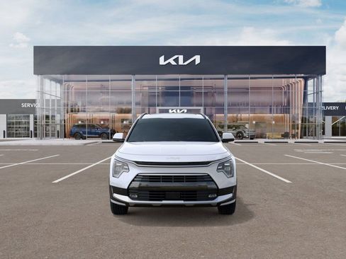 New 2025 Kia Niro SX Touring image 2