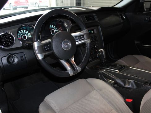 Used 2013 Ford Mustang Coupe RWD image 20