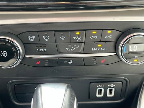 Used 2019 Ford EcoSport Titanium image 21