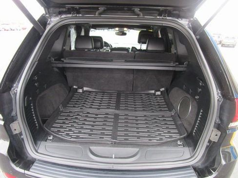 Used 2017 Jeep Grand Cherokee Altitude image 20