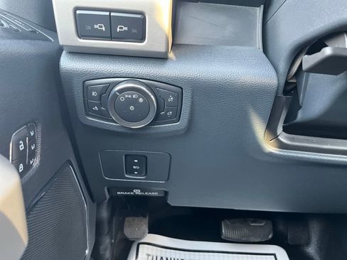 Used 2022 Ford F250 Lariat w/ Chrome Package image 59