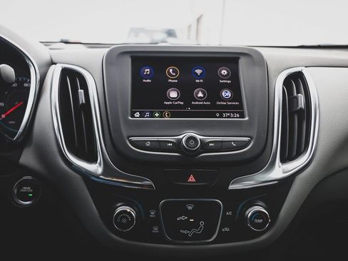 Used 2020 Chevrolet Equinox LS image 4