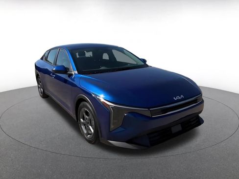 Used 2025 Kia K4 FWD image 3