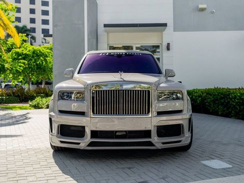 Used 2021 Rolls-Royce Cullinan AWD/4WD image 2