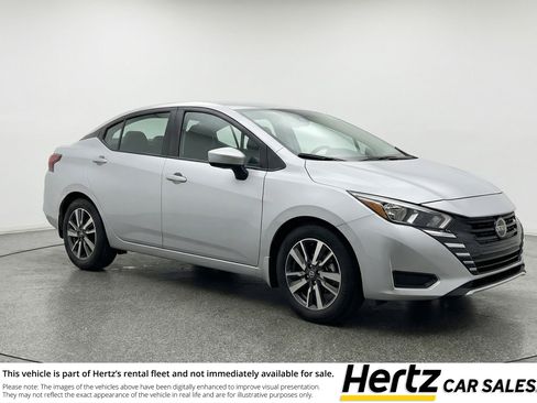 Used 2025 Nissan Versa SV image 1