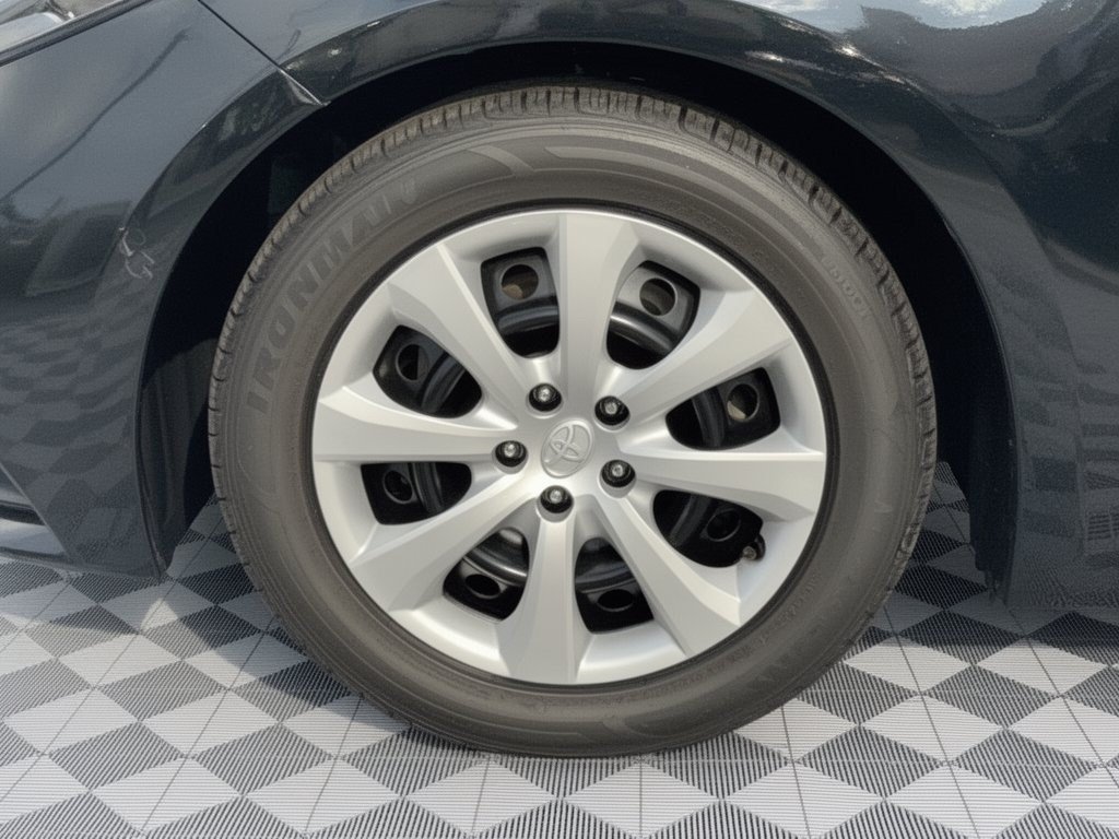 Used 2025 Toyota Corolla LE FWD image 13