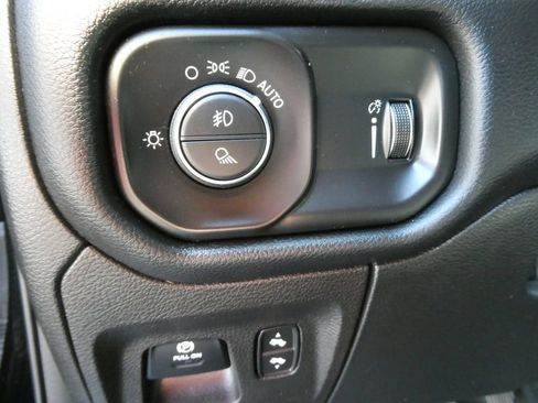 Used 2021 RAM 1500 Big Horn AWD/4WD image 26