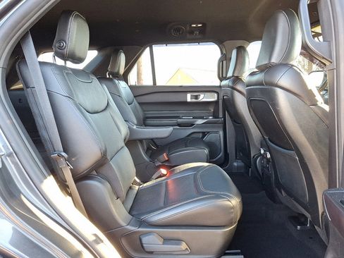 Used 2020 Ford Explorer ST w/ ST Street Pack image 15