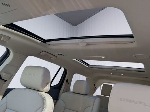 Certified 2023 GMC Acadia Denali w/ Denali Ultimate Package image 19