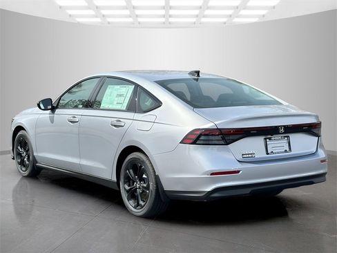New 2025 Honda Accord SE image 3