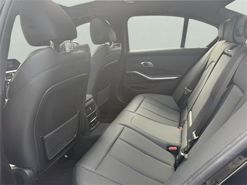 Used 2019 BMW 330i xDrive Sedan w/ Convenience Package image 17