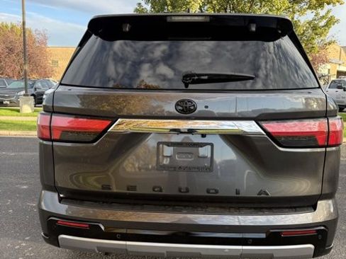 Used 2024 Toyota Sequoia Limited image 7