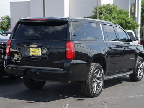 Used 2018 Chevrolet Suburban LT RWD image 6