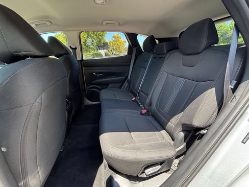 Used 2025 Hyundai Tucson SEL AWD/4WD image 34