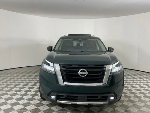 Used 2023 Nissan Pathfinder Platinum AWD/4WD image 2